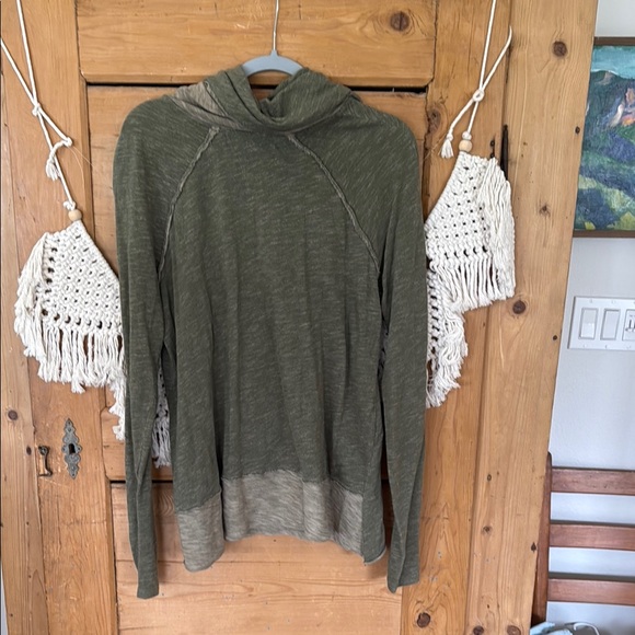 FREE PEOPLE BEACH HEATHER GREEN LONG SLEEVE COCOON COWL NECK PULLOVER - Picture 3 of 7